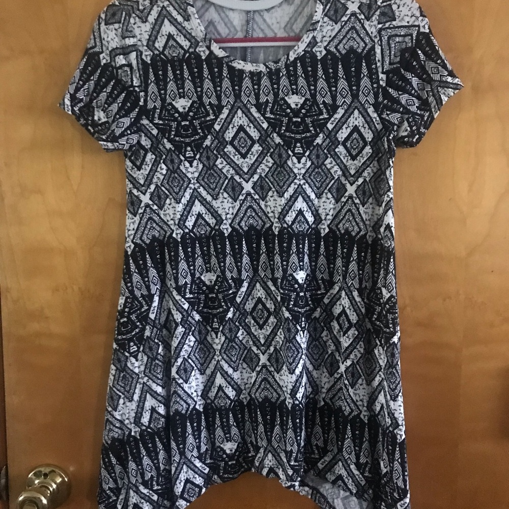 Geometric Black and White Women's Top